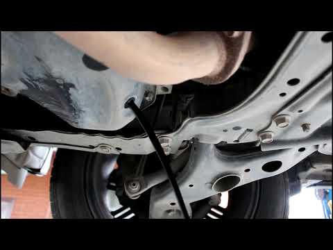 Замена масла в двигателе и фильтров на Toyota RAV4 2,5 Тойота РАВ 4 2018 года
