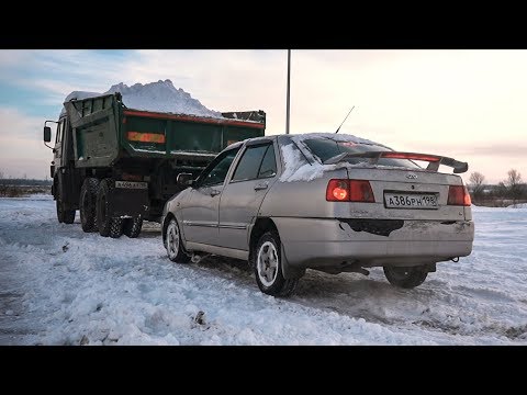 Старый китаец въезжает под Камаз на скорости. 1