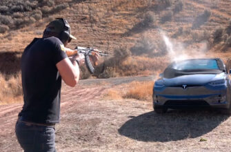 Tesla Model X против AK-47